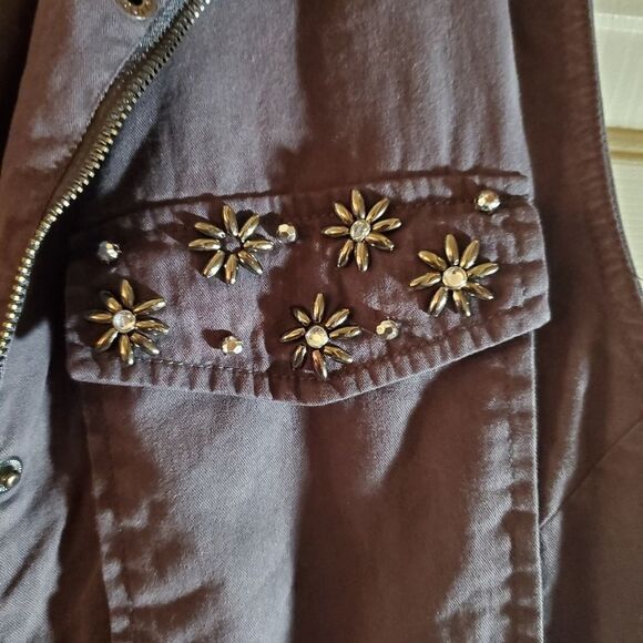 Forever 21 sports utility vest, studded - Picture 6 of 7